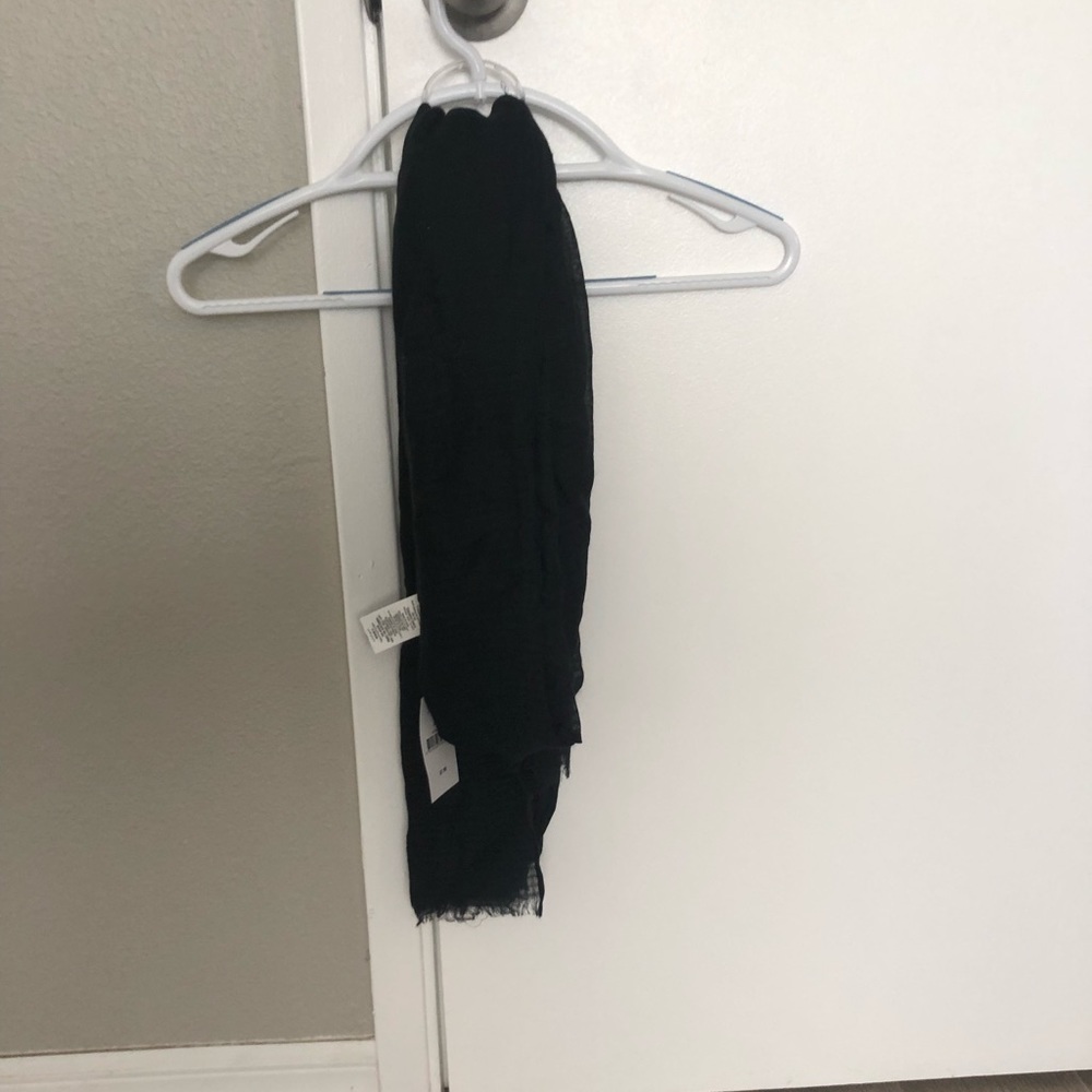 Lily black scarf
